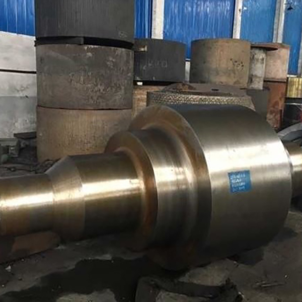 Nagy szilárdságú 20Cr 40Cr kovácsolt turbina rotor S355JR acél hidroturbina tengely